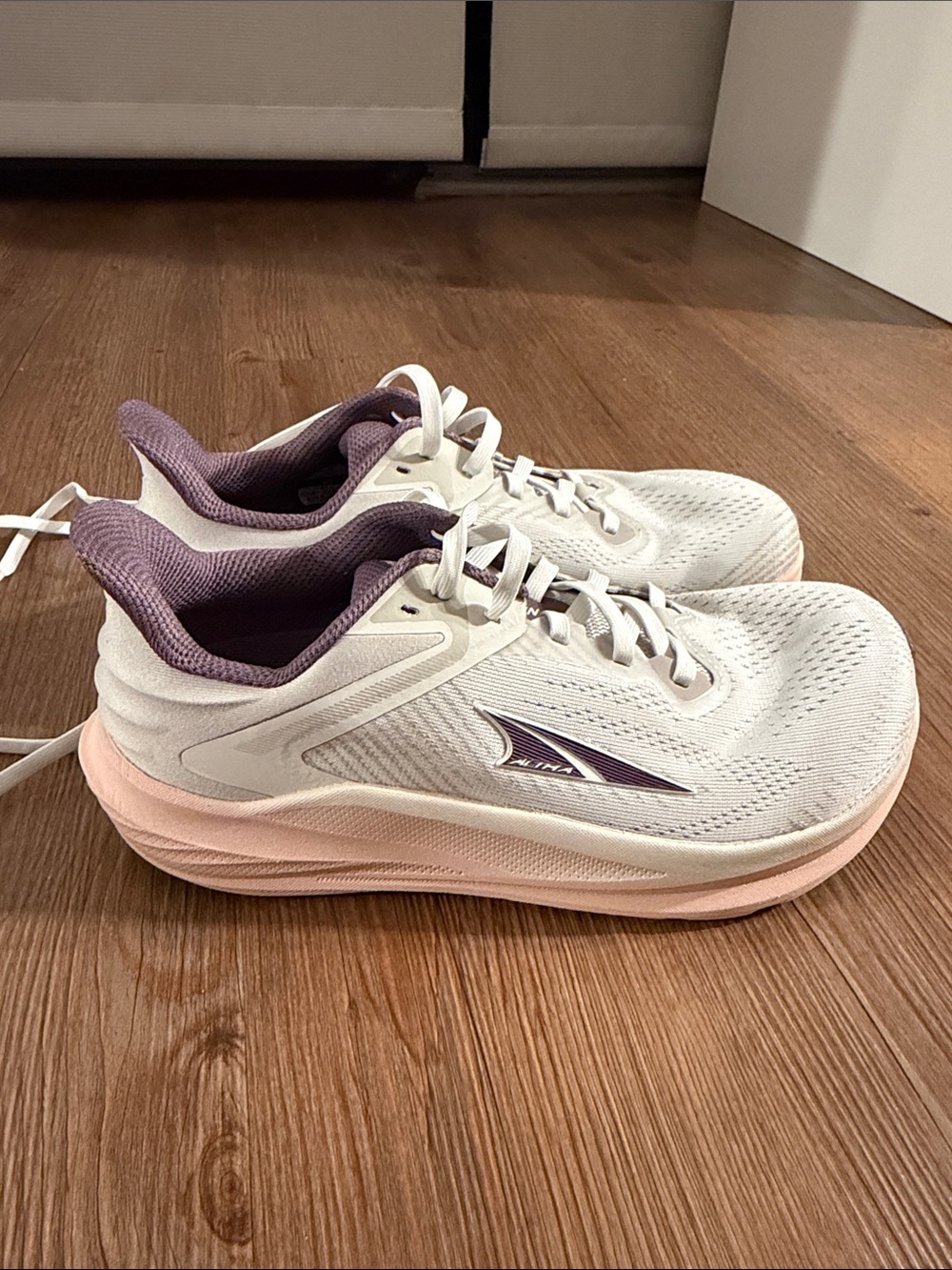Women’s Altra White and Lavender Running Sneakers. Never worn.